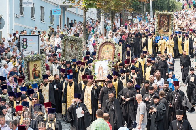 У Києві пройшов наймасовіший Хресний хід в Україні (ФОТО)