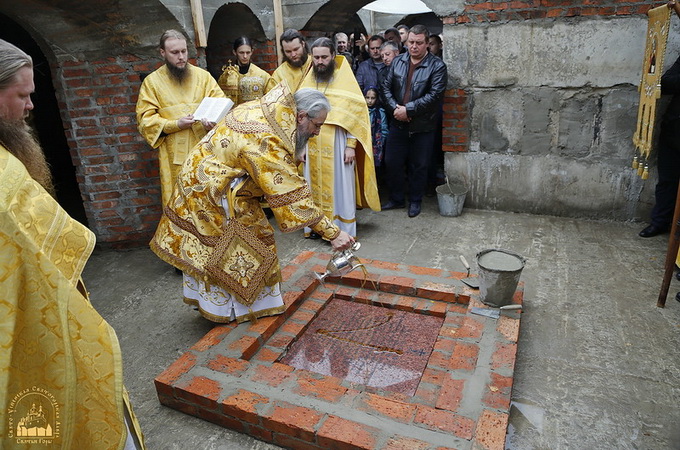 У Святогірську заклали новий храм на честь святих Кирила і Мефодія