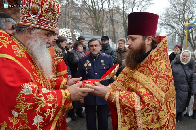 У Миколаївській єпархії УПЦ просять молитов і допомоги священикові, який постраждав від вибуху