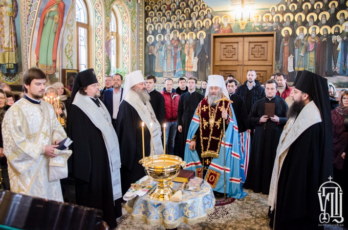 Предстоятель УПЦ освятил обновленный иконостас в Киево-Печерской лавре (ФОТО)