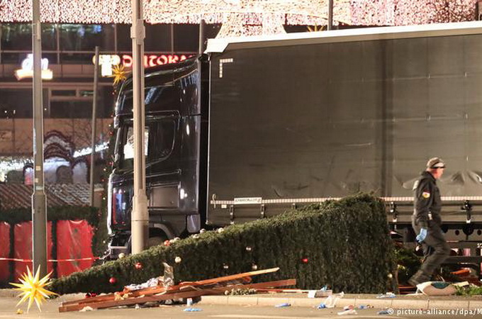 The tragedy in Berlin looks even worse on Christmas Eve, - world leaders