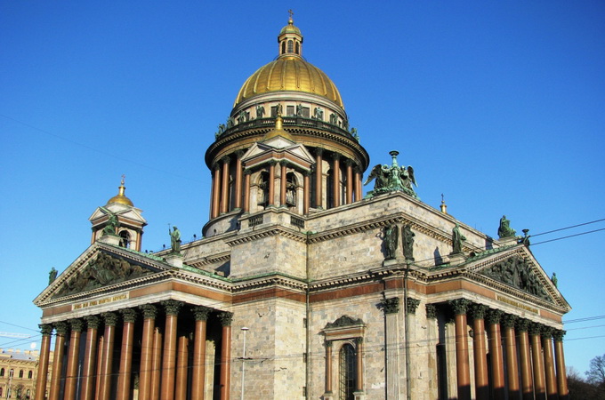 St. Isaac's Cathedral in St. Petersburg to go to the ROC