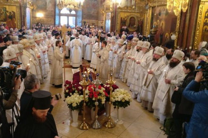 Патріарх Кирил та Блаженніший Митрополит Онуфрій звершують відспівування старця Кирила (Павлова) в Троїце-Сергієвій Лаврі