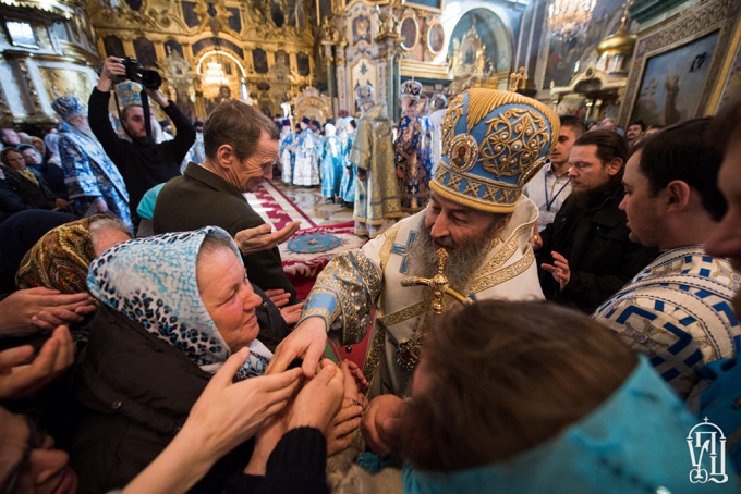 Предстоятель УПЦ в Почаевской Лавре молился о мире в Украине (ФОТО)