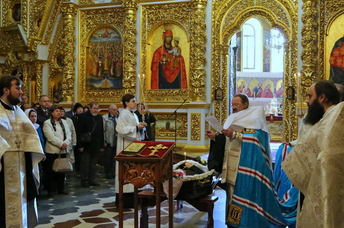 Funeral service for Ukrainian poet Borys Oliynyk held at Kiev-Pechersk Lavra