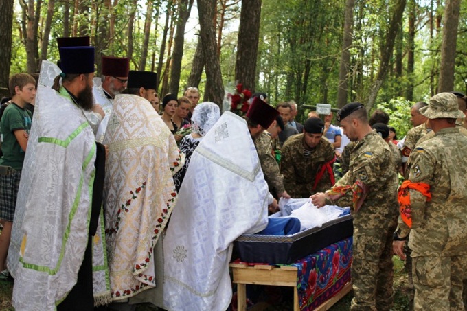 В Черниговской епархии совершили чин отпевания над погибшим военнослужащим ВСУ