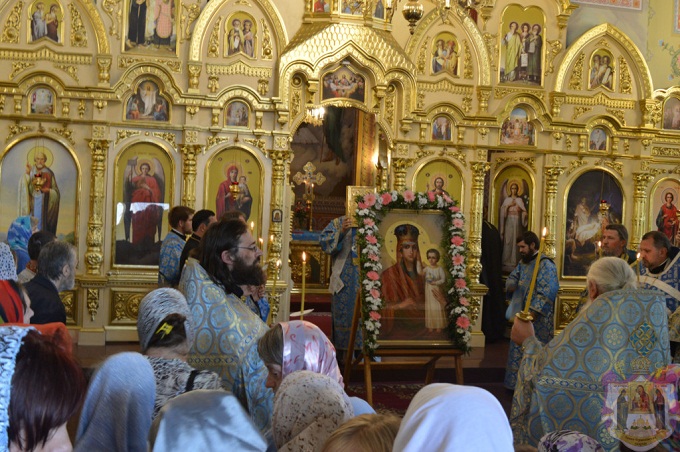 В Івано-Франківську зустріли чудотворну ікону «Призри на смирення» (ФОТО)