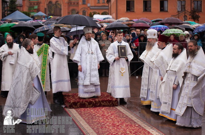 В Голосієві десятки тисяч вірян вшанували пам'ять черниці Аліпії