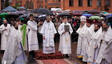 In Goloseevo tens of thousands of believers honour Nun Alipia