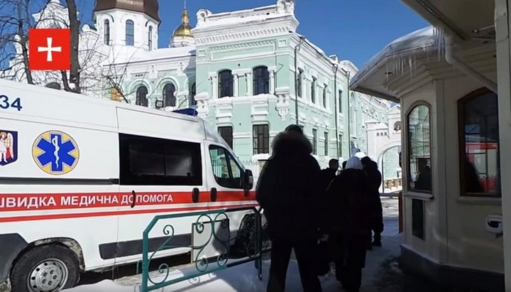 Західні в'їзні ворота в Києво-Печерську лавру