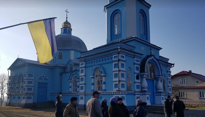 Храм у Птичі 2 квітня опинився в епіцентрі уваги обох сторін протистояння