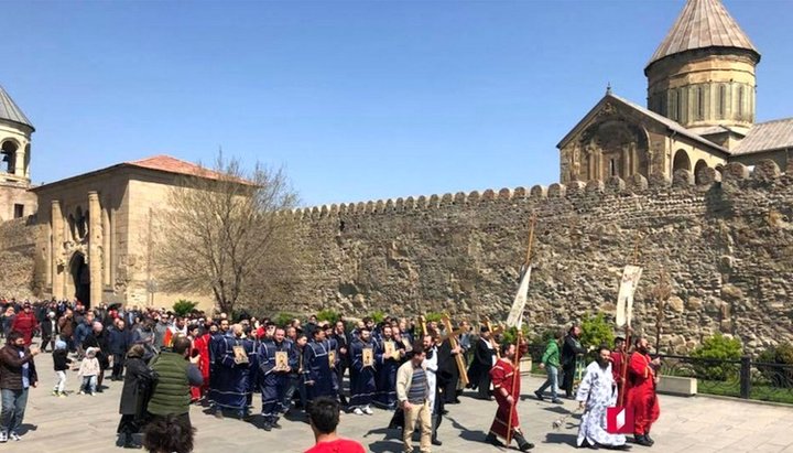 В місті Мцхета після богослужіння відбулася святкова хода