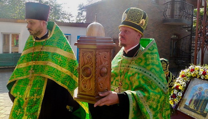 Ковчег з мощами святих Петра і Февронії зі Свято-Іоанно-Богословського монастиря