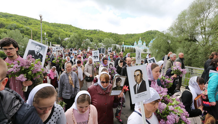 Крестный ход от Святогорской лавры до Холма Славы в 2017 году