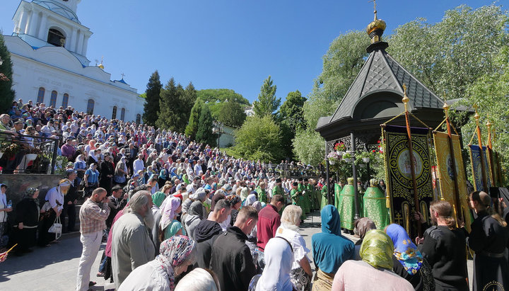 Водосвятний молебень у Святогір'ї біля Дінця