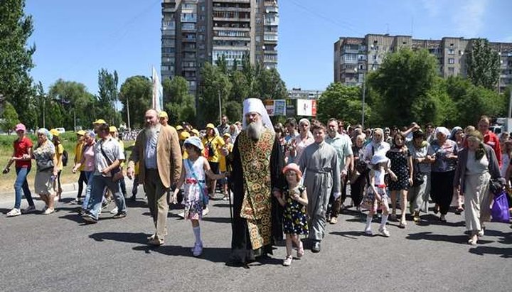 Детский крестный ход в Запорожье