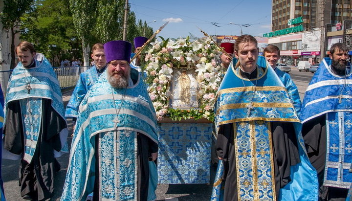 Торжества в честь Луганской иконы Пресвятой Богородицы проходили в Луганске три дня