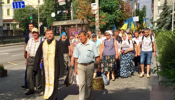 Фото з Facebook «протоієрея» УПЦ КП Олександра Цісара