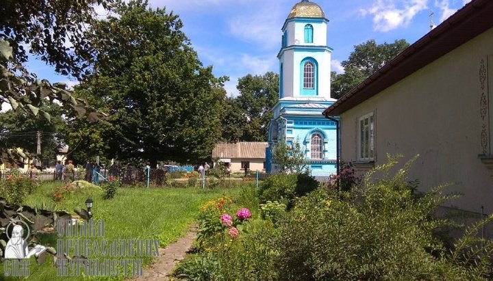 Свято-Успенский храм в селе Птичья