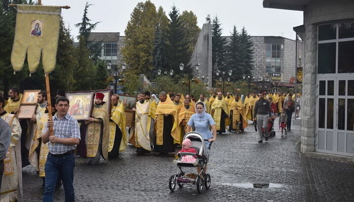 Хресний хід в Хустській єпархії