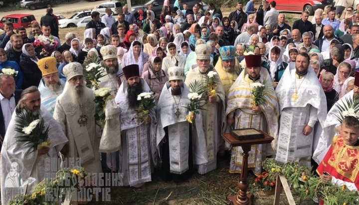 Освячення храму на честь святителя Феодосія, архієпископа Чернігівського