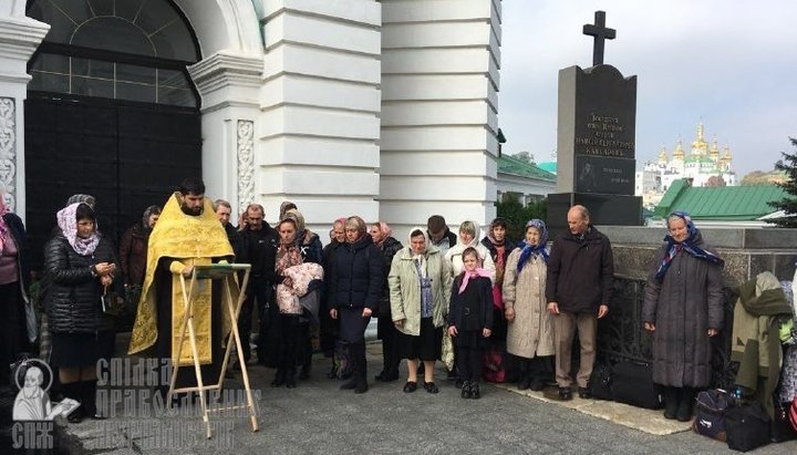 Верующие из Ровно в Киево-Печерской лавре