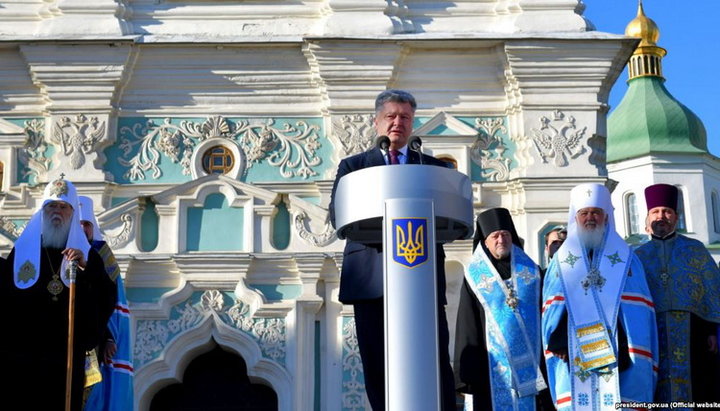 «Молебен за автокефалию» на Софийской площади в Киеве 