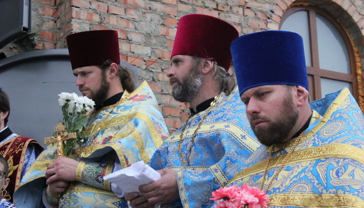 В новом храме УПЦ в селе Рачин совершили первую литургию