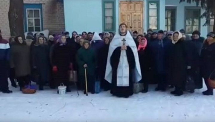 Община захваченного храма УПЦ в с. Оленовка.н