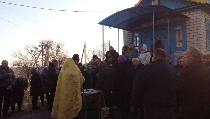 Верующие храма в с. Тесов не позволили захватить свой храм