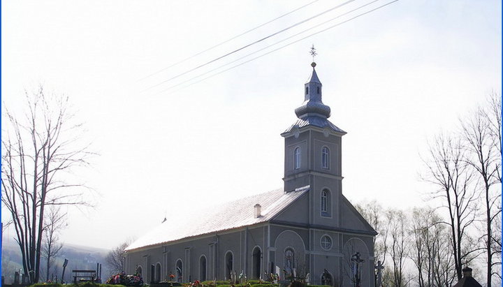 Церква на честь Різдва Пресвятої Богородиці в селищі Ясіня