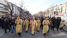 Митр. Лука закликав паству участю в хресній ході підтвердити свою віру