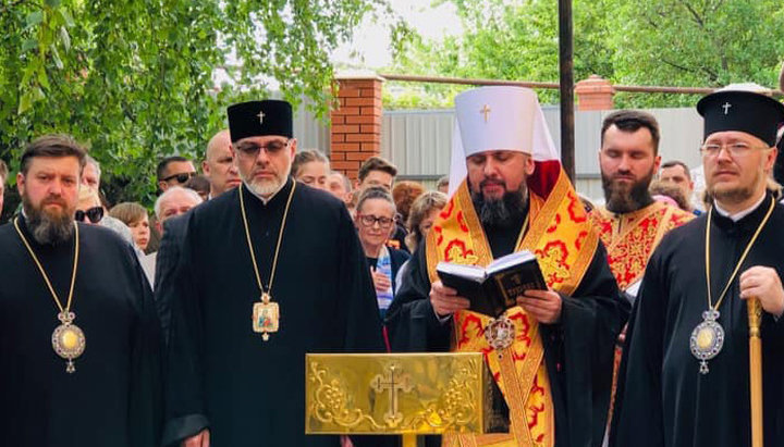 Епифаний Думенко и архиепископ Памфлийский Даниил (Зелинский) в Мариуполе