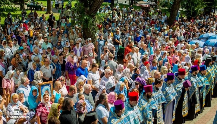 В Одесі пройшли загальноєпархіальні урочистості, присвячені вшануванню головної святині Причорноморського краю – чудотворній Касперівській іконі Божої Матері. Фото: Православная Одесса