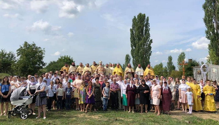 В селе Ратовцы на Закарпатье освятили фундамент под строительство нового храма. Фото: Мукачевская епархия