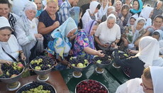 Громада захопленого собору Вінниці зустріла храмове свято біля його стін