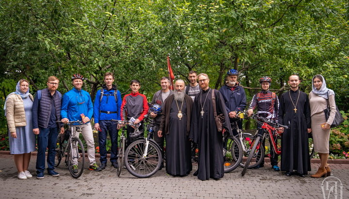 Предстоятель благословив велопробіг у Святогорську лавру. Фото: news.church.ua