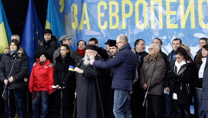 Любомир Гузар на Майдані пропагує європейські цінності. Фото: УГКЦ