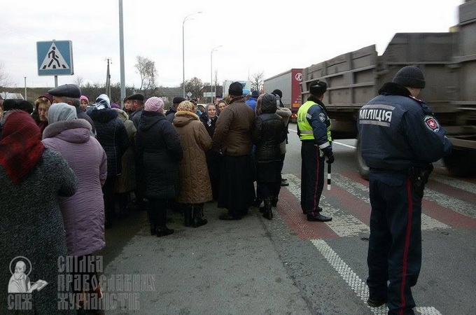 Захват церквей на западной Украине – предвыборный экстремизм?