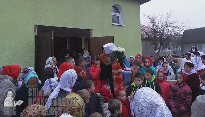 Першу Божественну літургію в новому храмі очолив митрополит Сергій. Фото: СПЖ