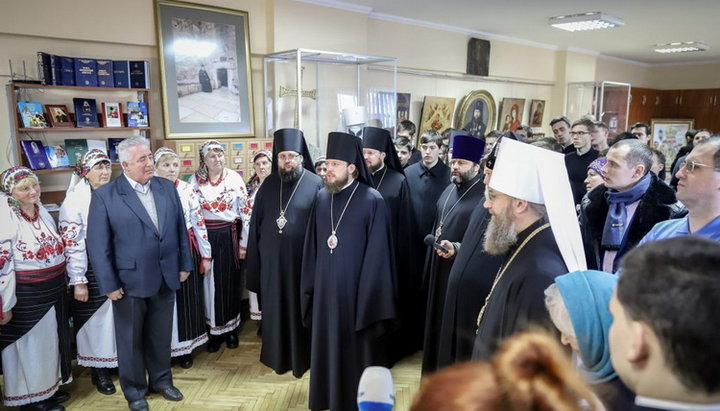 В КДАиС открылась выставка, посвященная Митрополиту Владимиру (Сабодану). Фото: news.church.ua