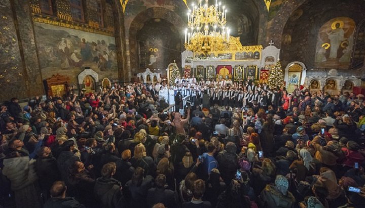 IX Всеукраїнський фестиваль колядок та щедрівок «Різдвяний передзвін» у Києво-Печерській лаврі. Фото: сайт обителі