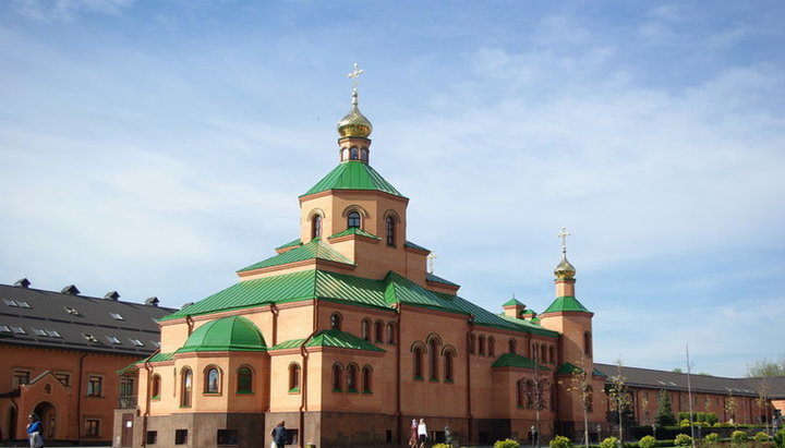 Киевский Голосеевский монастырь. Фото: periscope.com.ua