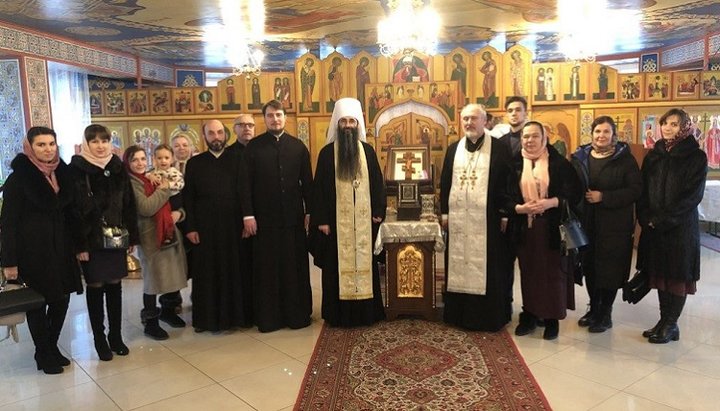 Ковчег з мощами святителя встановили на законному місці перебування. Фото: Вінницька єпархія