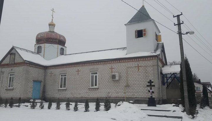 Покровский храм в пгт. Стрижавка, за захват которого активисты получили 70 тыс. гривен. Фото: vinnytsianews.com