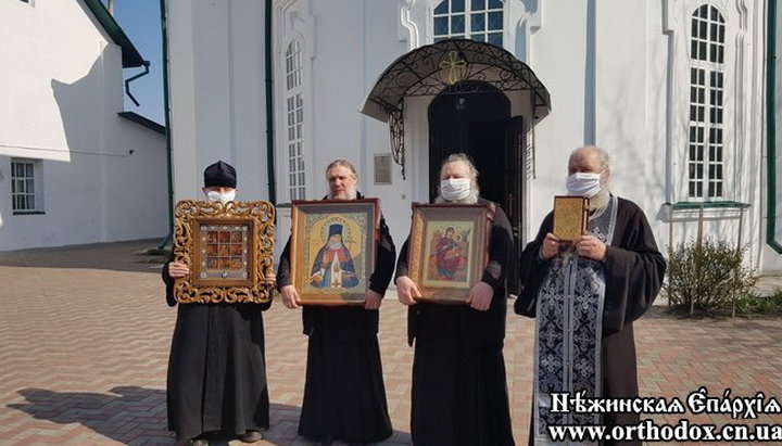 У Ніжинській єпархії пройшов хресний хід з образом свт. Миколи Рихлівського. Фото: orthodox.cn.ua