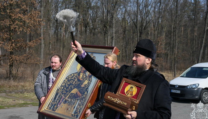 У Житомирі митрополит Никодим очолив хресний хід з мощами свт. Луки. Фото: zhytomyr-eparchy.org