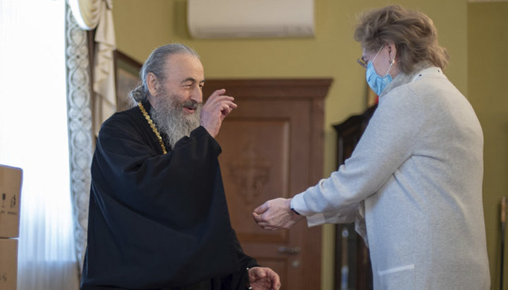 His Beatitude Metropolitan Onuphry of Kyiv and All Ukraine handed over the medical equipment for the fight against coronavirus. Photo: news.church.ua