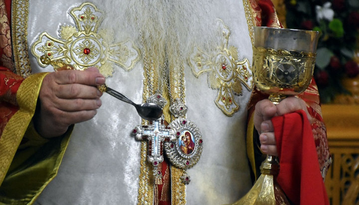 Грецький політик вважає, що через коронавірус не можна причащатися. Фото: orthodoxtimes