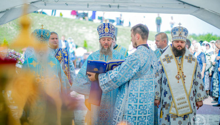 Святкове богослужіння в Благовіщенської обителі Рівненської єпархії УПЦ. Фото: Facebook/Митрополит Антоній